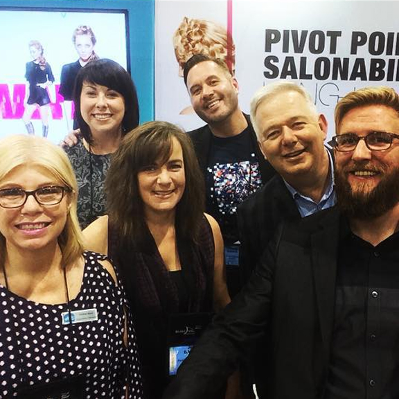 InternationalCommercialPhotographer_JenniferAvello_PivotPoint_AACS_Annual2015-booth4